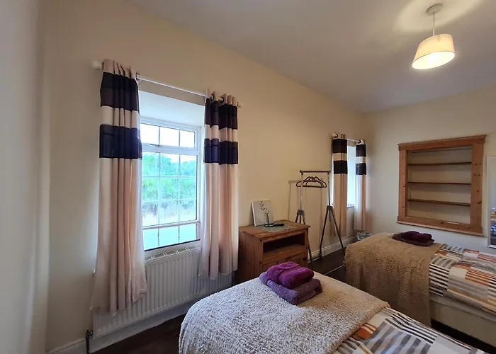 Cushatrough * Claddaghduff